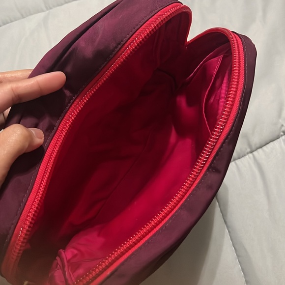 PRELOVED TORY BURCH COSMETIC CASE - Picture 5 of 7